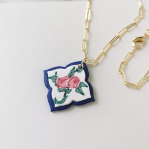 Navy blue rose necklace